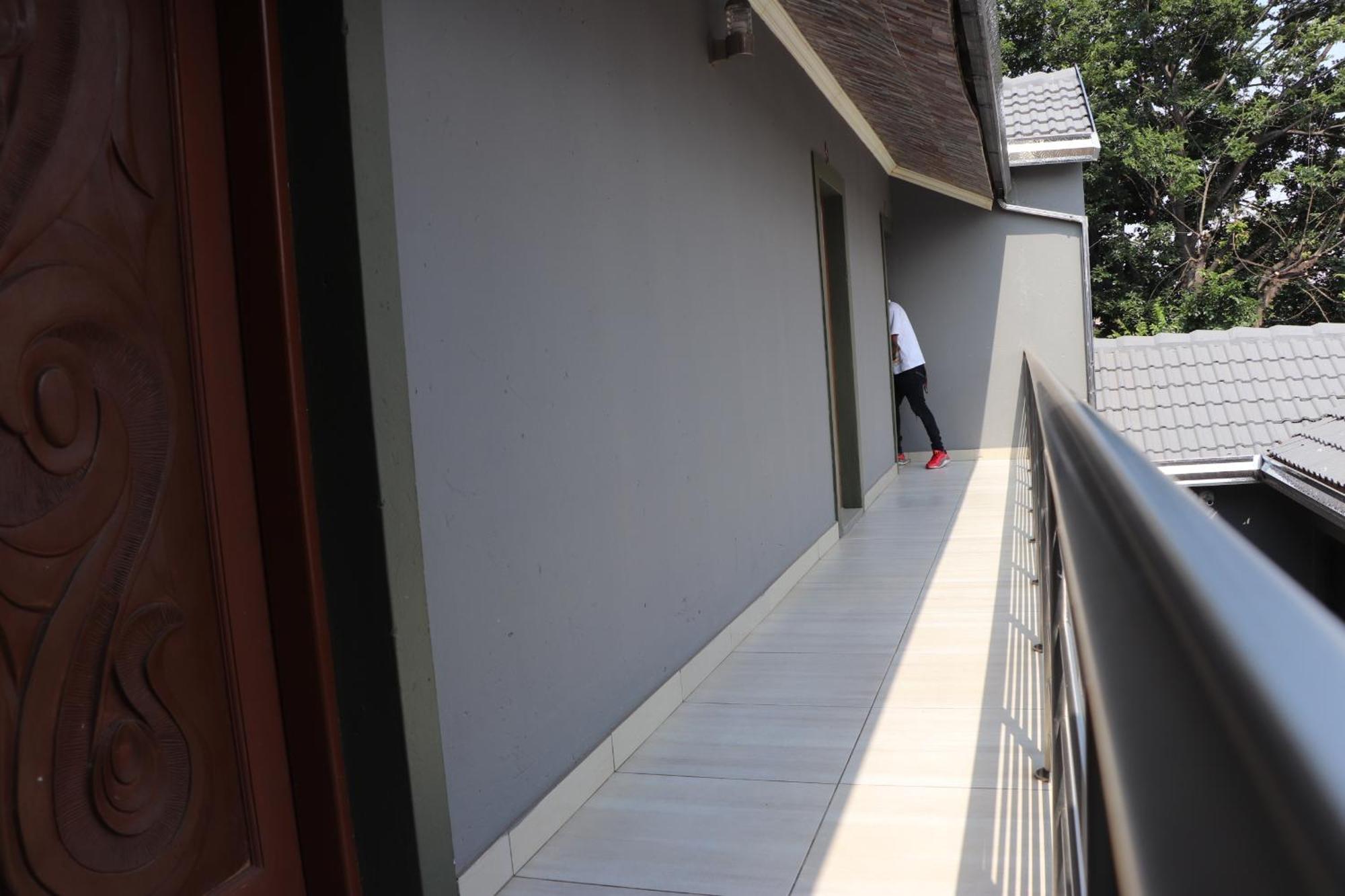 Wise Bird Guest House Roodepoort Exterior photo